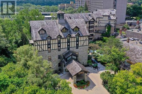 411 - 30 Old Mill Road, Toronto, ON - Outdoor