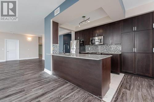 Ph2 - 225 Webb Drive, Mississauga, ON - Indoor Photo Showing Kitchen With Upgraded Kitchen