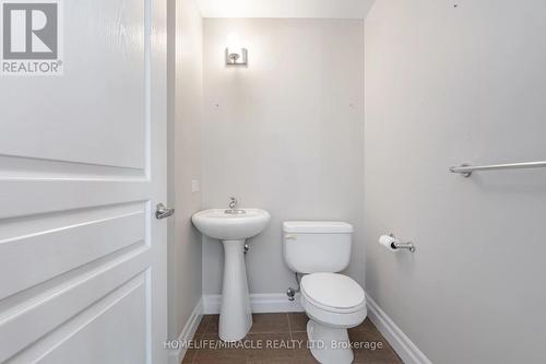 Ph2 - 225 Webb Drive, Mississauga, ON - Indoor Photo Showing Bathroom