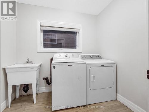 156 Hollybrook Trail, Kitchener, ON - Indoor Photo Showing Laundry Room