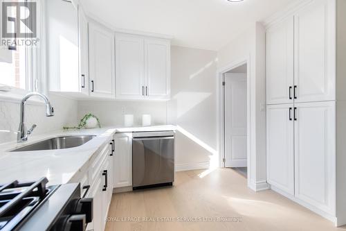 46 Upper Walker Avenue, Hamilton, ON - Indoor Photo Showing Kitchen