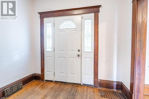 26 Ontario Avenue, Hamilton, ON - Indoor Photo Showing Other Room