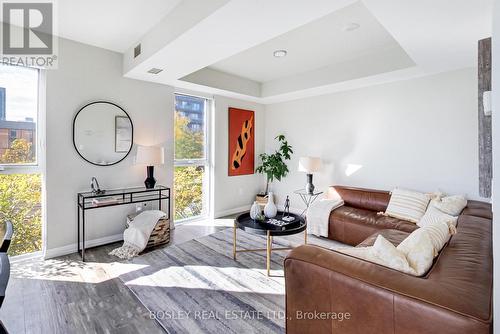 423 - 25 Cole Street, Toronto, ON - Indoor Photo Showing Living Room