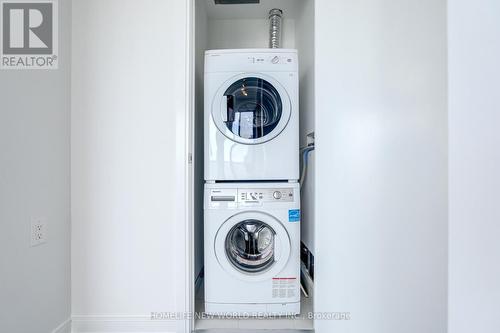 4409 - 50 Charles Street E, Toronto, ON - Indoor Photo Showing Laundry Room