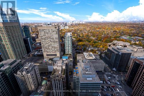 4409 - 50 Charles Street E, Toronto, ON - Outdoor With View