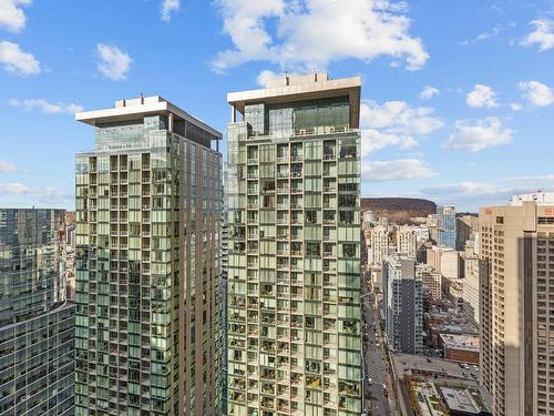 View - 3609-1050 Rue Drummond, Montréal (Ville-Marie), QC - Outdoor With Balcony With Facade