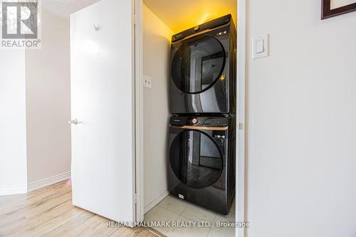 Ph210 - 1101 Steeles Avenue W, Toronto, ON - Indoor Photo Showing Laundry Room