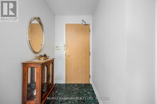 Ph210 - 1101 Steeles Avenue W, Toronto, ON - Indoor Photo Showing Other Room