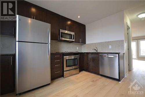 2545 Longfields Drive, Ottawa, ON - Indoor Photo Showing Kitchen