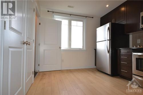 2545 Longfields Drive, Ottawa, ON - Indoor Photo Showing Kitchen