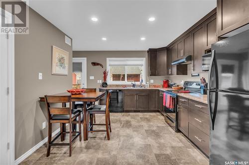 5125 Jim Cairns Boulevard, Regina, SK - Indoor Photo Showing Kitchen