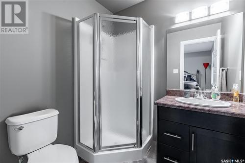 5125 Jim Cairns Boulevard, Regina, SK - Indoor Photo Showing Bathroom