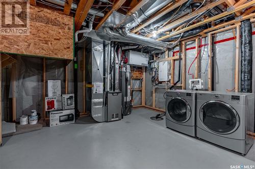 5125 Jim Cairns Boulevard, Regina, SK - Indoor Photo Showing Laundry Room