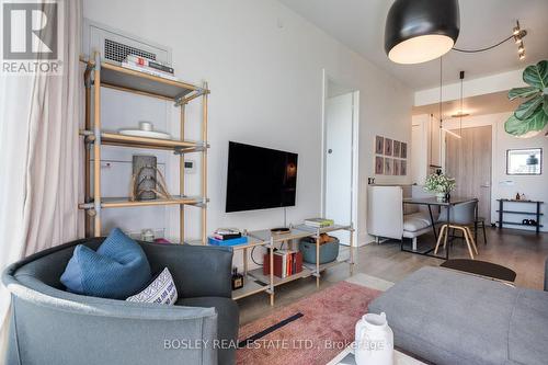 Ph16 - 80 Vanauley Street, Toronto, ON - Indoor Photo Showing Kitchen With Upgraded Kitchen