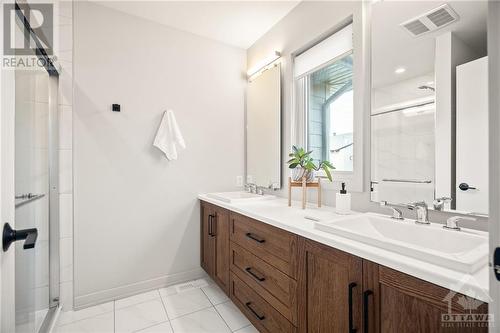 977 Ralph Hennessy Avenue, Ottawa, ON - Indoor Photo Showing Bathroom