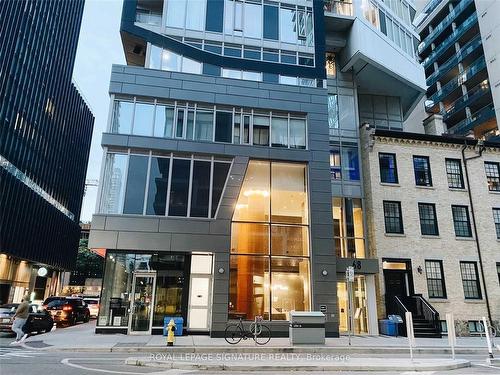 1601-68 Shuter St, Toronto, ON - Outdoor With Facade