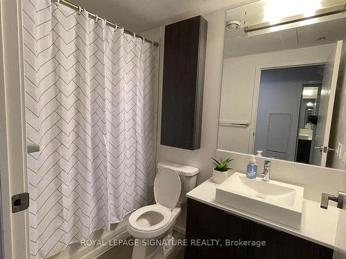 1601-68 Shuter St, Toronto, ON - Indoor Photo Showing Bathroom