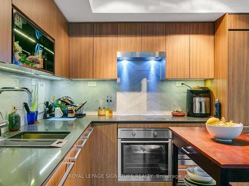 807-70 Queens Wharf Rd, Toronto, ON - Indoor Photo Showing Kitchen With Double Sink