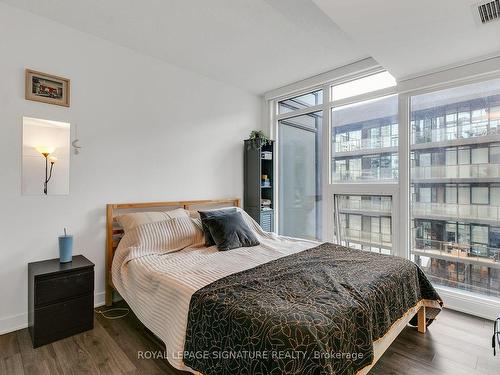 807-70 Queens Wharf Rd, Toronto, ON - Indoor Photo Showing Bedroom