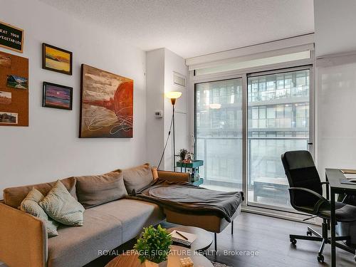 807-70 Queens Wharf Rd, Toronto, ON - Indoor