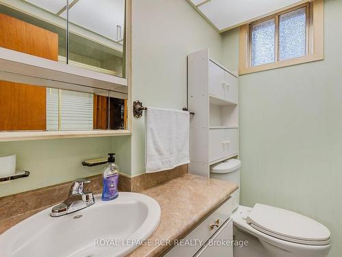 464 Scarborough Golf Club Rd, Toronto, ON - Indoor Photo Showing Bathroom