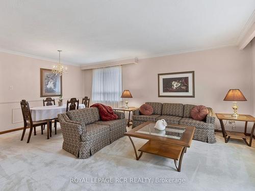 464 Scarborough Golf Club Rd, Toronto, ON - Indoor Photo Showing Living Room