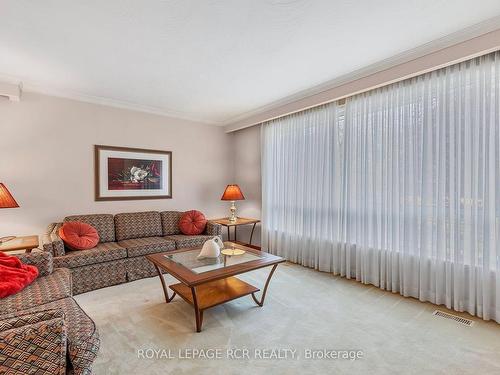 464 Scarborough Golf Club Rd, Toronto, ON - Indoor Photo Showing Living Room