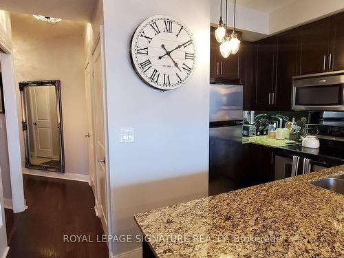 1105-80 Absolute Ave, Mississauga, ON - Indoor Photo Showing Kitchen