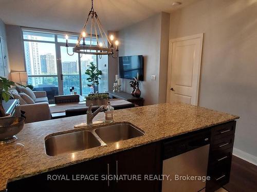 1105-80 Absolute Ave, Mississauga, ON - Indoor Photo Showing Kitchen With Double Sink