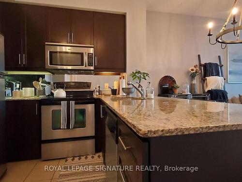 1105-80 Absolute Ave, Mississauga, ON - Indoor Photo Showing Kitchen