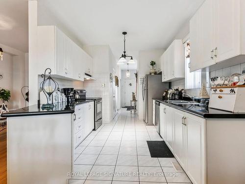 23A Fourteenth St, Toronto, ON - Indoor Photo Showing Kitchen With Upgraded Kitchen