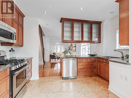 16 Taunton Road, Toronto, ON - Indoor Photo Showing Kitchen With Upgraded Kitchen