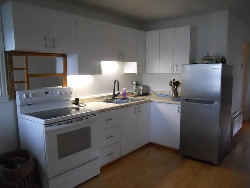 Kitchen - 262 4E Rang O., Saint-Joseph-De-Lepage, QC - Indoor Photo Showing Kitchen With Double Sink