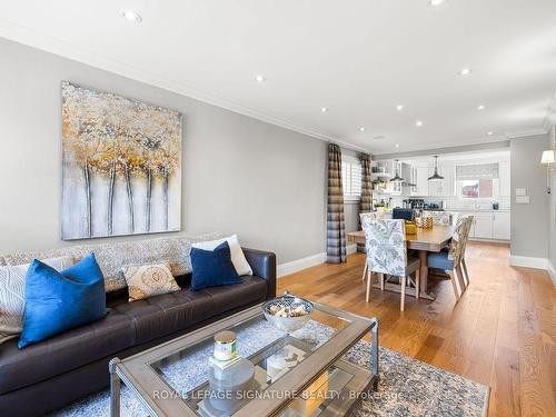 23 Hutton Cres, Caledon, ON - Indoor Photo Showing Living Room