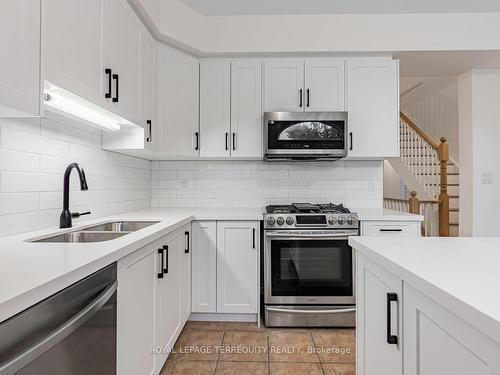 7K Brussels St, Toronto, ON - Indoor Photo Showing Kitchen With Double Sink With Upgraded Kitchen