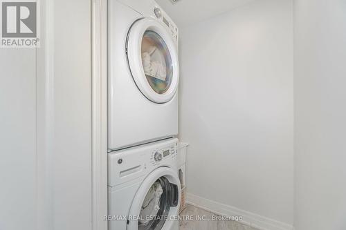 119 Madoc Drive, Brampton, ON - Indoor Photo Showing Laundry Room