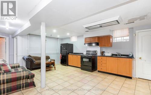 51 Dragon Tree Crescent, Brampton, ON - Indoor Photo Showing Kitchen