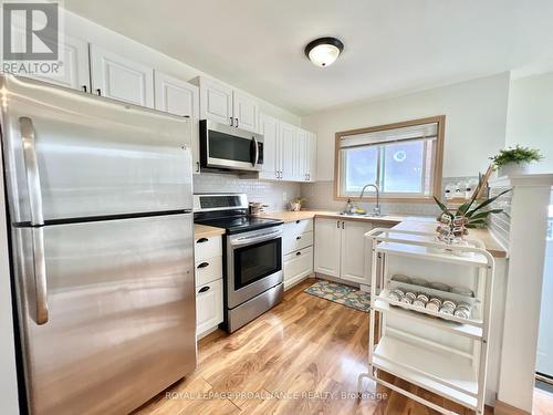 385 Dufferin Avenue, Belleville, ON - Indoor Photo Showing Kitchen