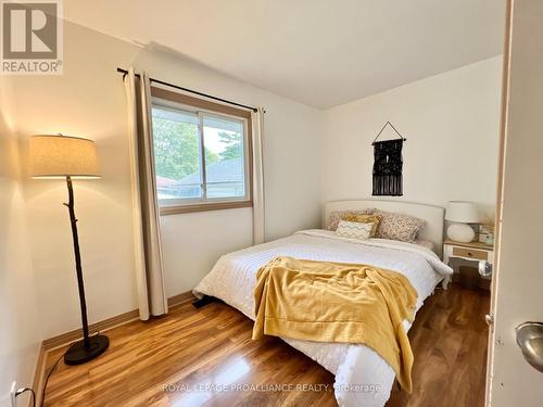 385 Dufferin Avenue, Belleville, ON - Indoor Photo Showing Bedroom