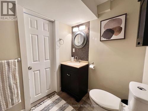 385 Dufferin Avenue, Belleville, ON - Indoor Photo Showing Bathroom