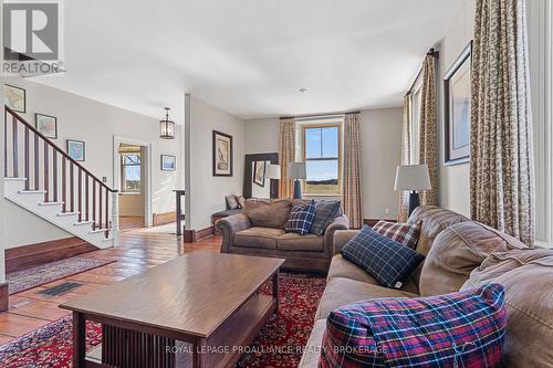 2478 Middle Road, Kingston (City North Of 401), ON - Indoor Photo Showing Living Room