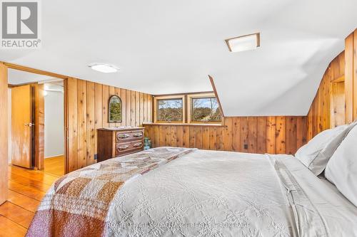 2478 Middle Road, Kingston (City North Of 401), ON - Indoor Photo Showing Bedroom