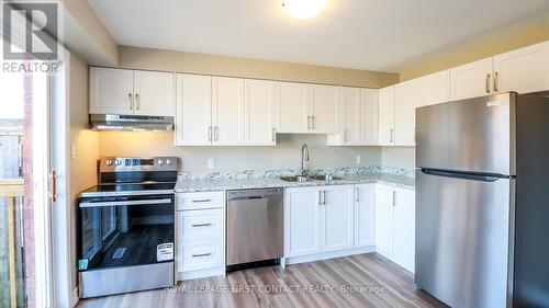 90 Cheltenham Road, Barrie, ON - Indoor Photo Showing Kitchen