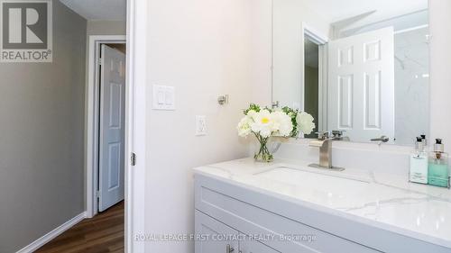 90 Cheltenham Road, Barrie, ON - Indoor Photo Showing Bathroom