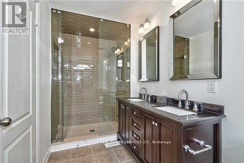 1285 Jezero Crescent, Oakville, ON - Indoor Photo Showing Bathroom