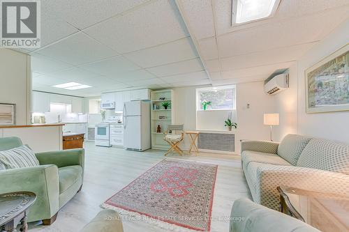 4 - 63 High Park Boulevard, Toronto, ON - Indoor Photo Showing Living Room