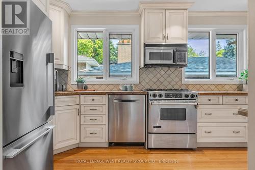 21 Boxbury Road, Toronto, ON - Indoor Photo Showing Kitchen