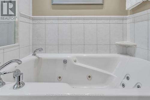 21 Boxbury Road, Toronto, ON - Indoor Photo Showing Bathroom