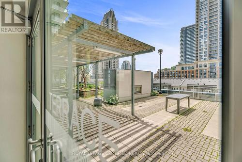 804 - 360 Square One Drive, Mississauga, ON - Outdoor