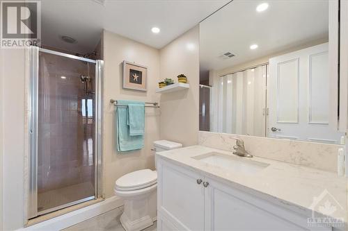 1510 Riverside Drive Unit#804, Ottawa, ON - Indoor Photo Showing Bathroom